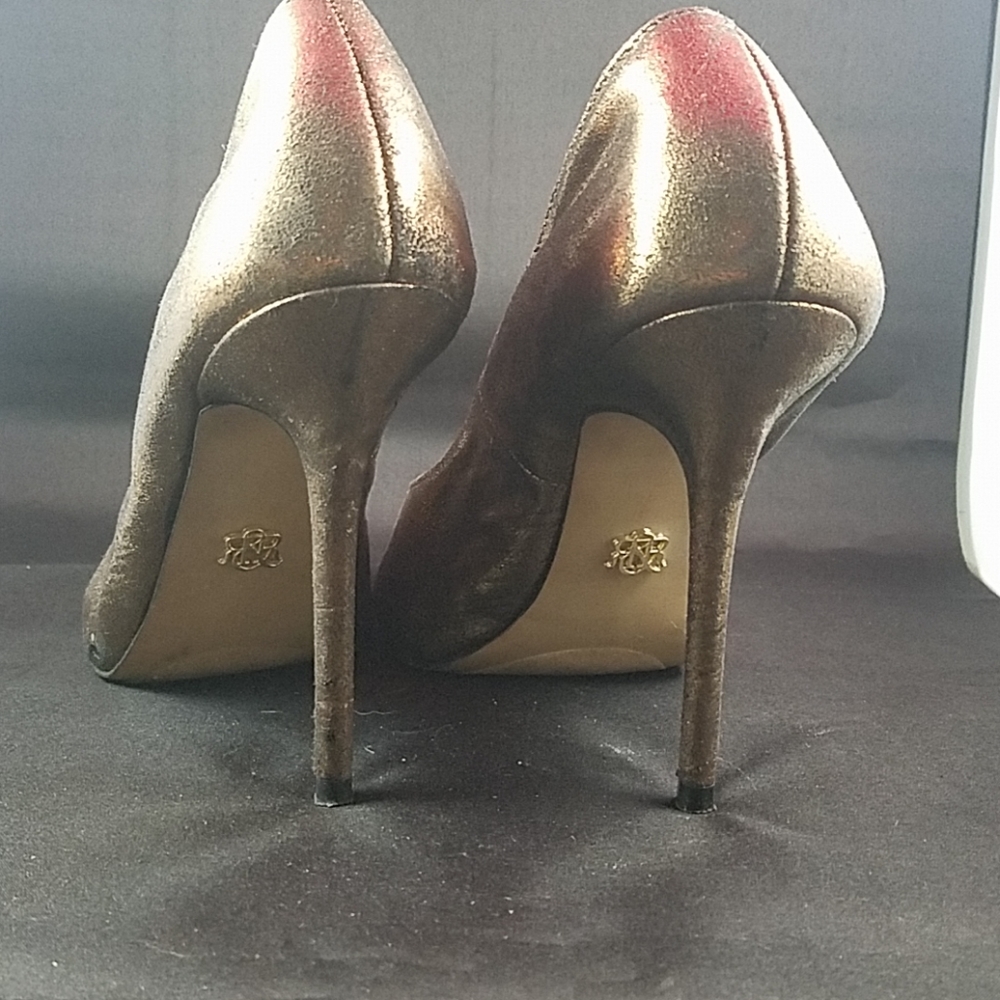 Heels - Picture 3 of 4